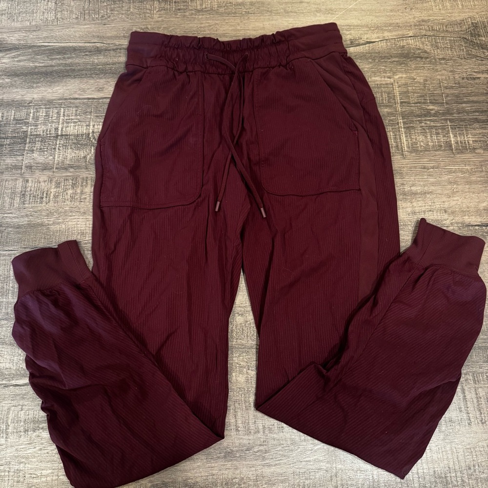 Lululemon Garnet Dance Studio Mid-Rise Jogger Ruched